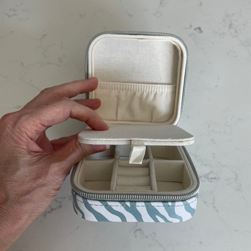 Milly Traveling Zippered Jewelry Case in Zebra Print Grey + White Sz OS NWOT